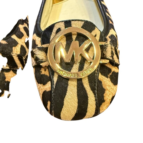 Michael Kors Animal Print Flats with Gold Logo sz 9 - Picture 2 of 9